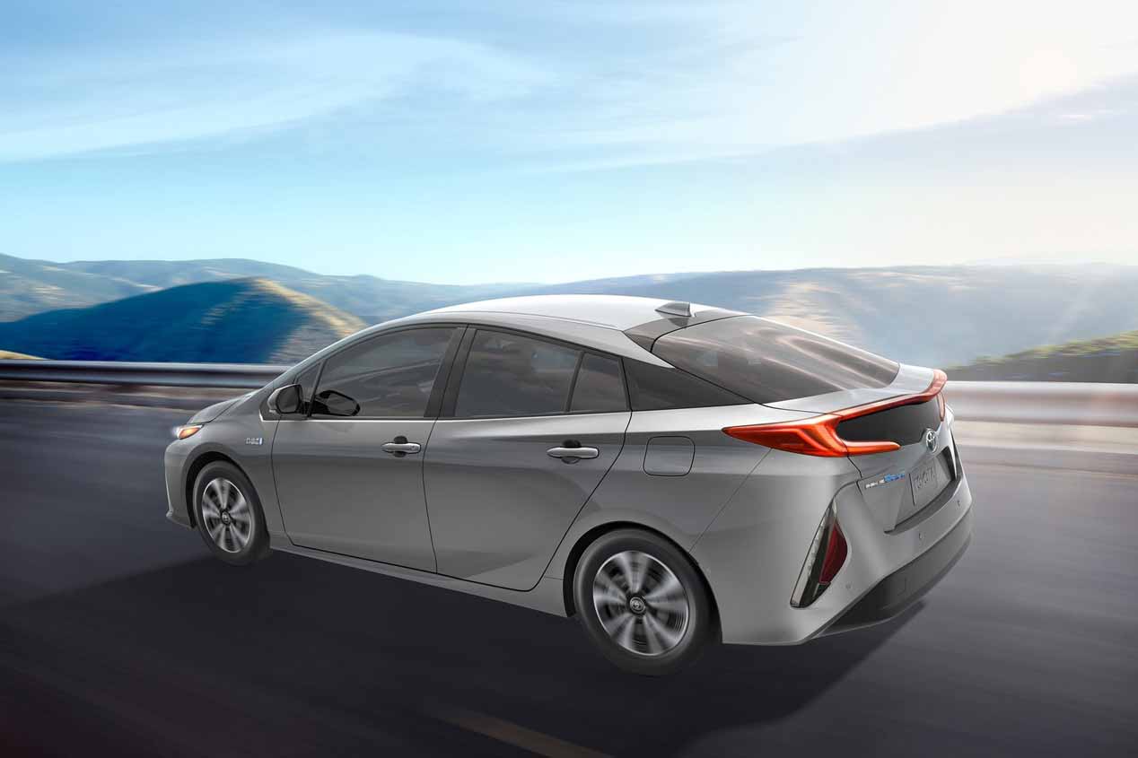 Toyota Prius Plug-in 2016