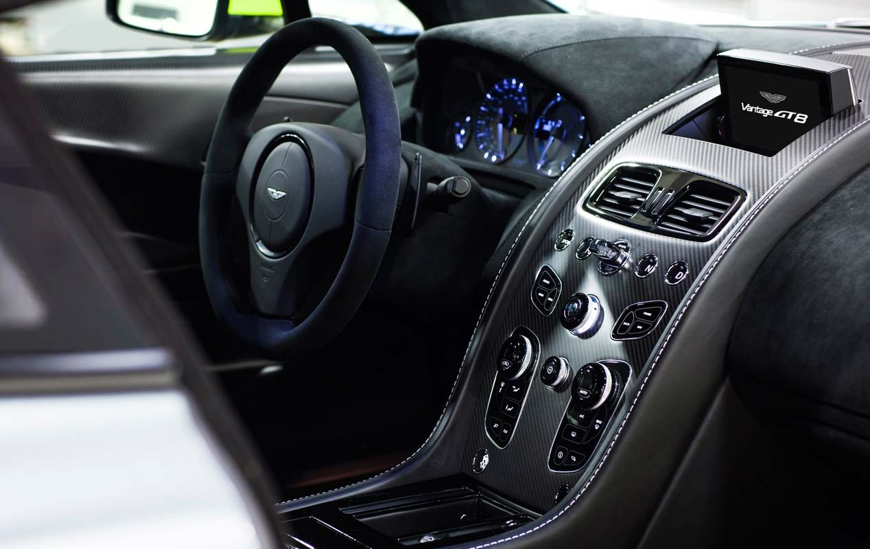 Aston Martin Vantage GT8