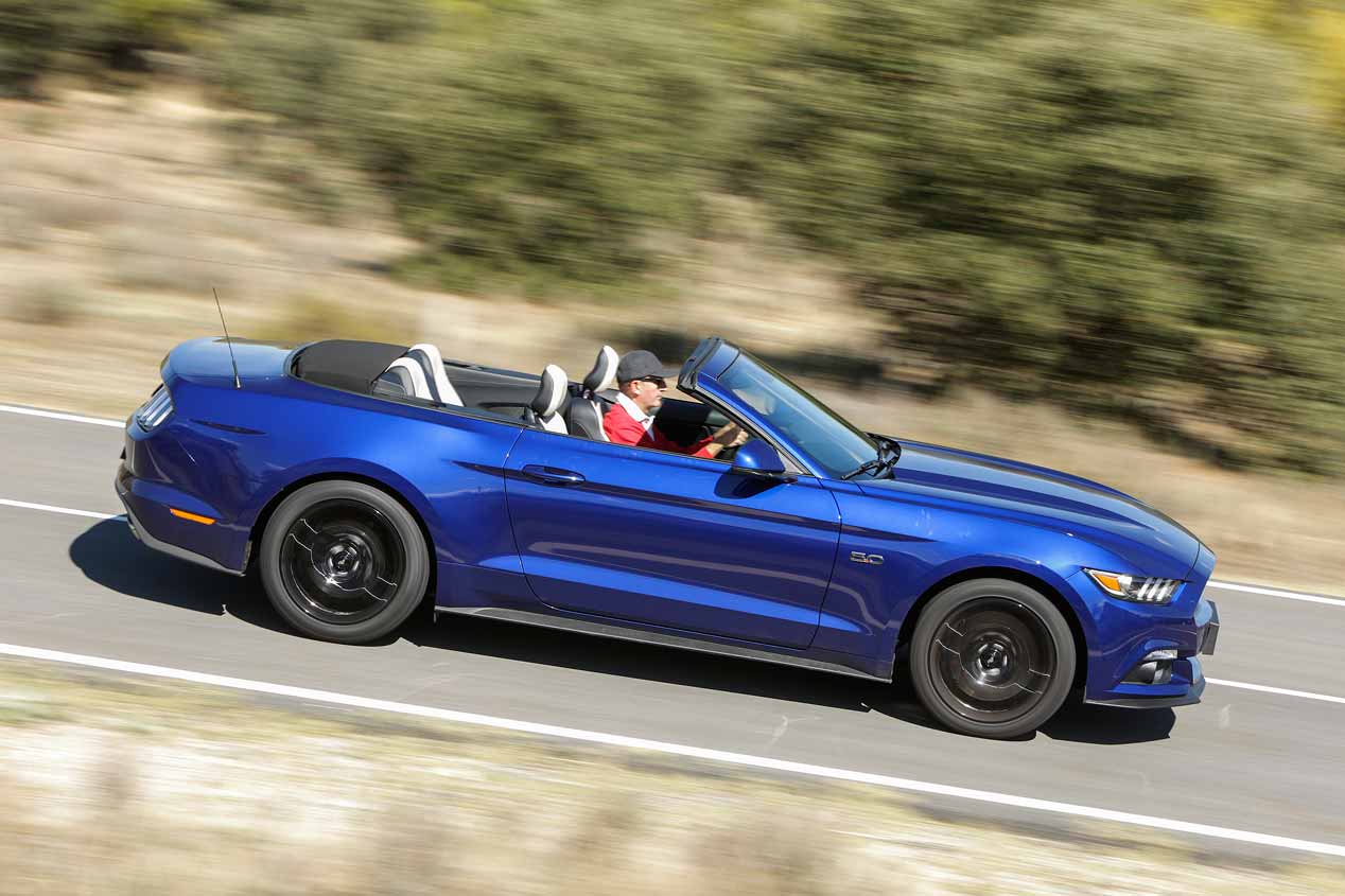 Ford Mustang V8 Convertible 
