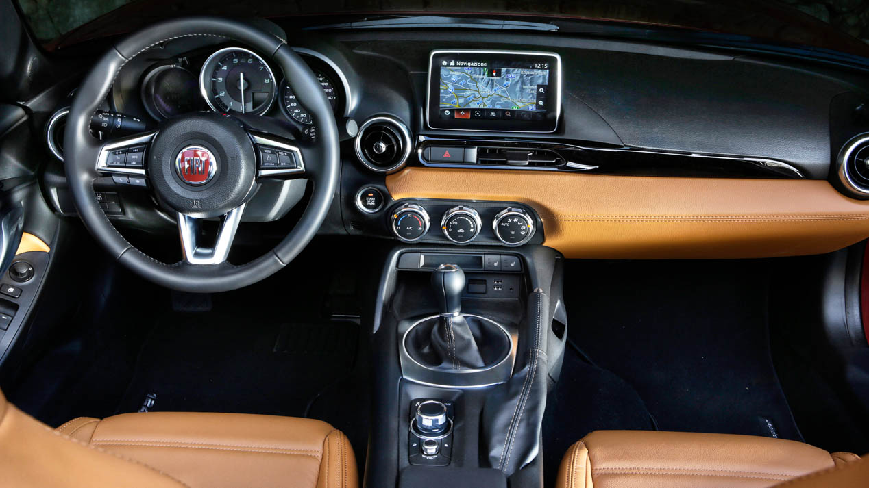 Fiat 124 Spider interior