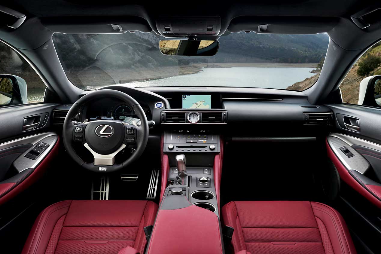 Lexus RC 300h interior