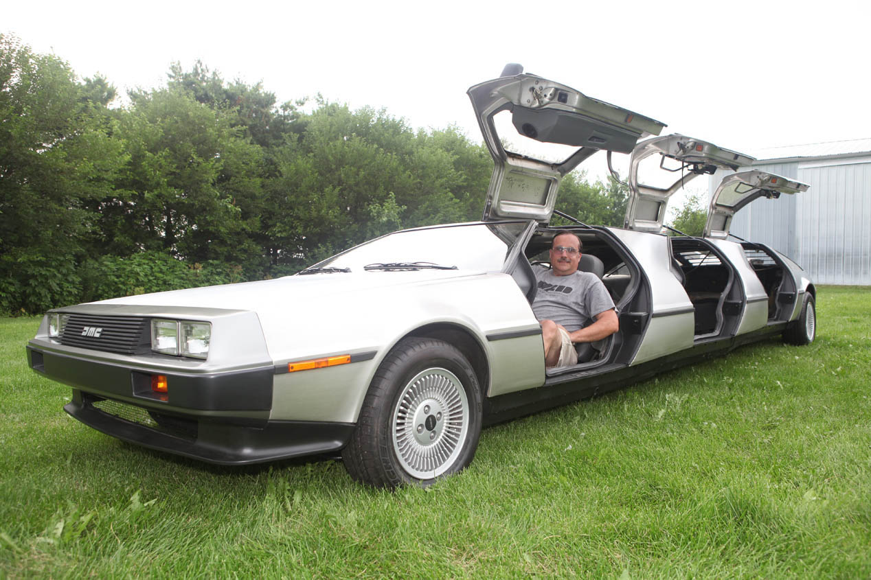 DeLorean limusina