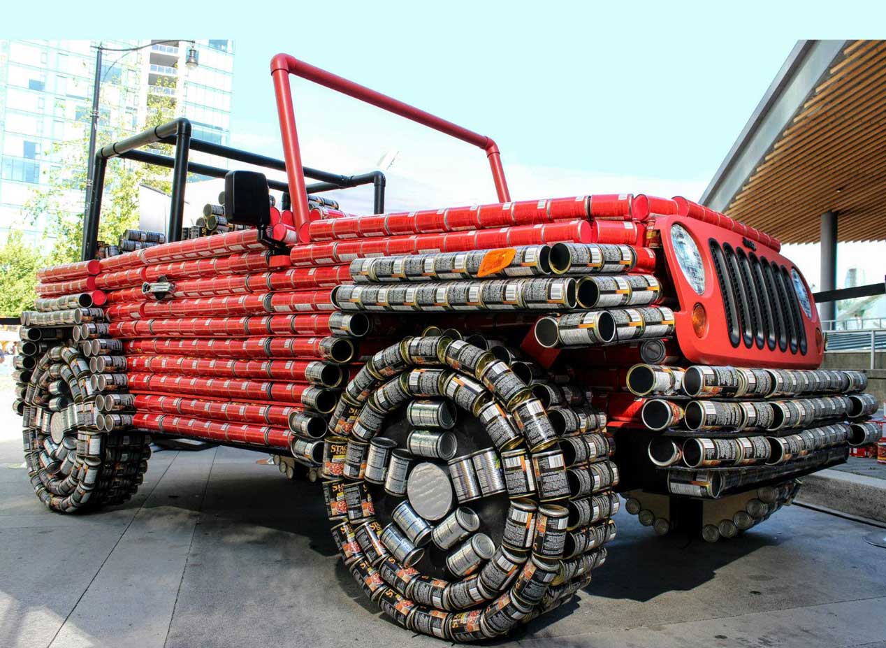 Jeep con latas