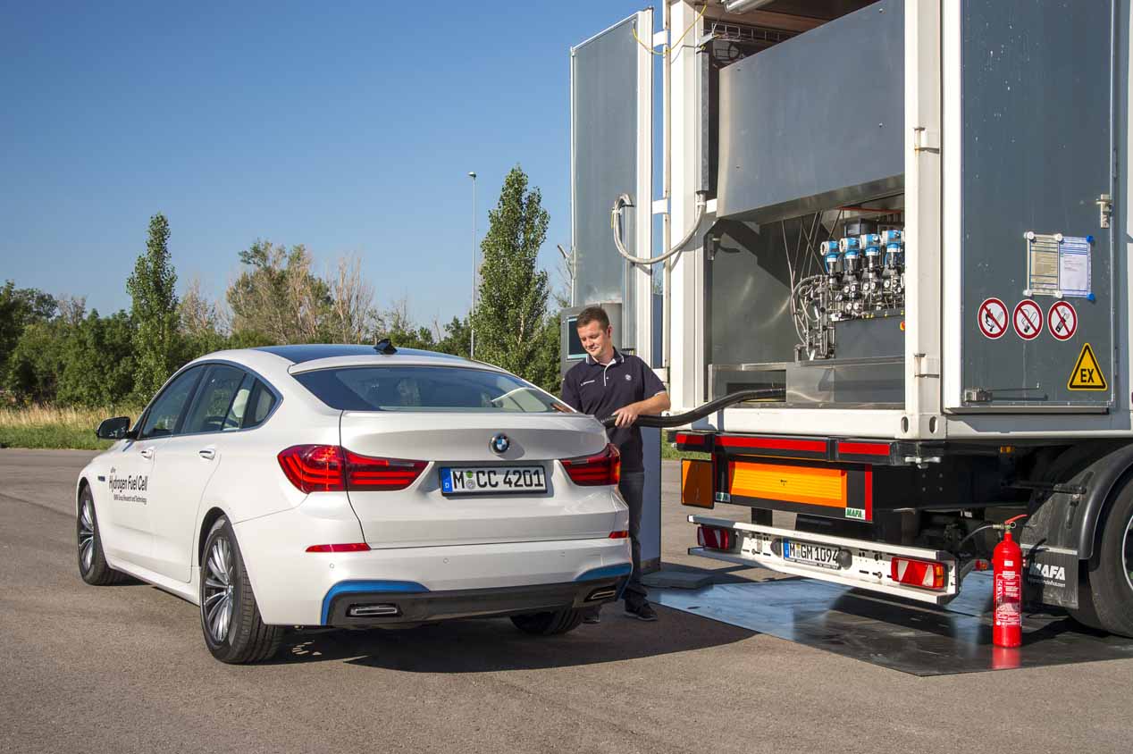 Repostaje "artesanal" de hidrógeno en los prototipos de BMW de hidrógeno con pila de combustible