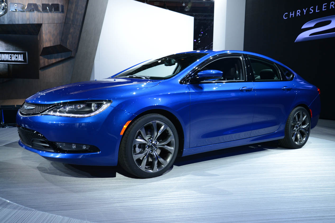 Chrysler 200