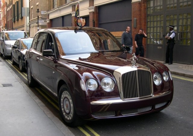 Bentley State Limousine