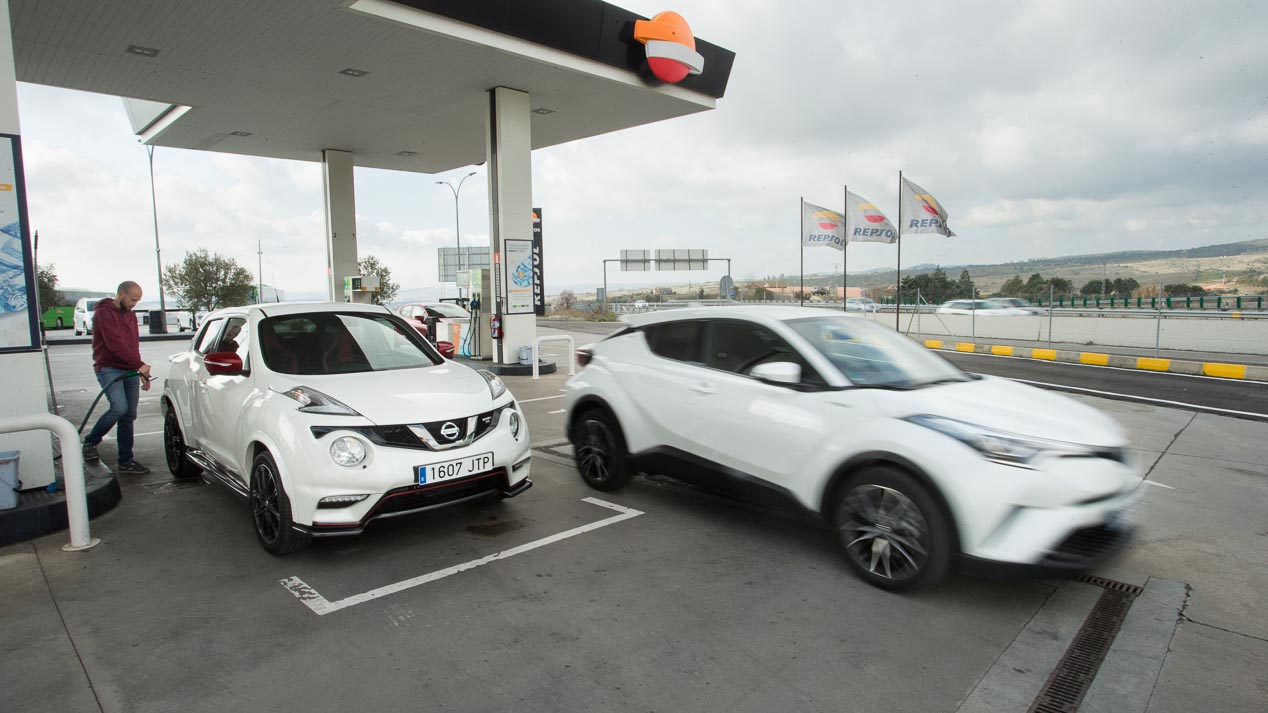 Nissan Juke Nismo RS vs Toyota C-HR