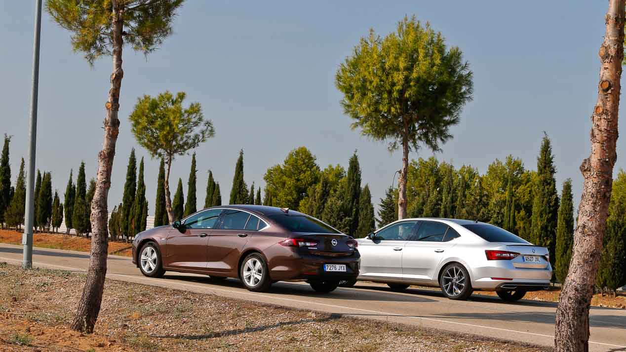 Opel Insignia vs Skoda Superb