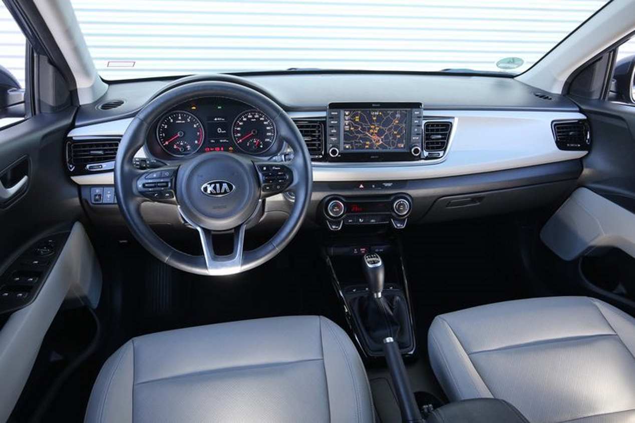 Kia Rio: interior