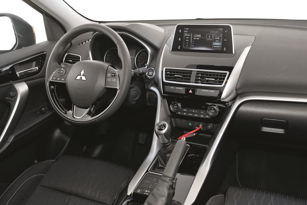 Mitsubishi Eclipse Cross: interior