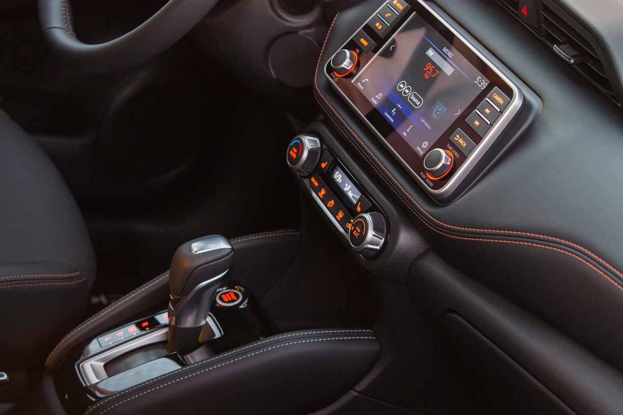 Nissan Kicks 2018: interior