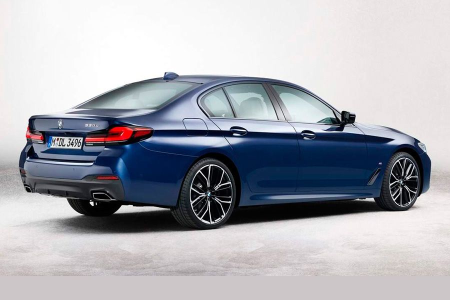 bmw-serie-5-lci-2021-g30-trasera.jpg
