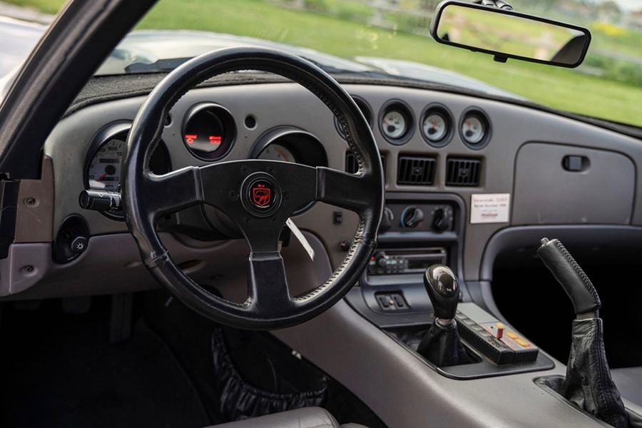 dodge-viper-hennessey-550-venom-1995-interior