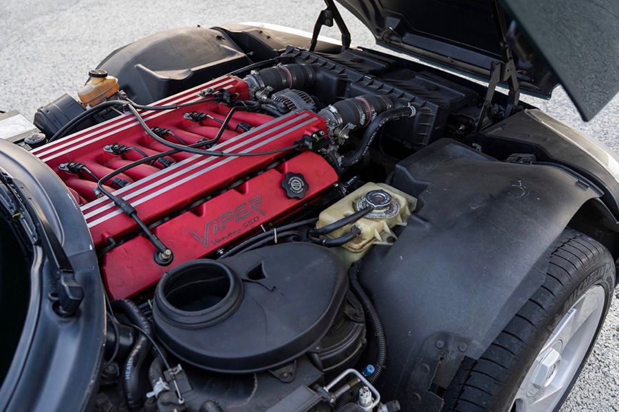dodge-viper-hennessey-550-venom-1995-motor