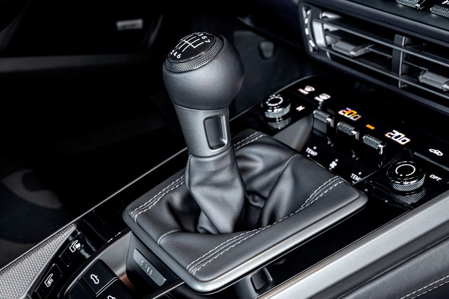 porsche-911-2021-caja-manual.jpg