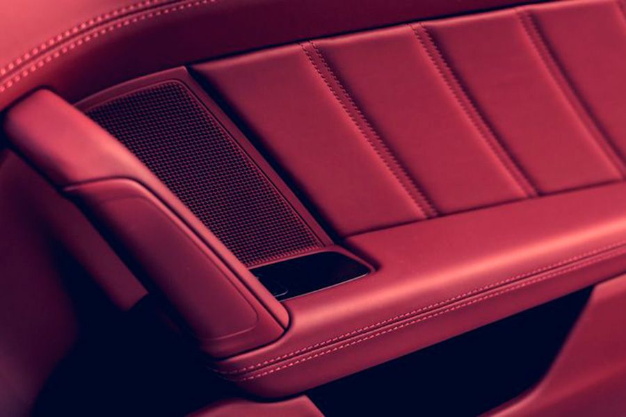 porsche-911-2021-cuero-930.jpg