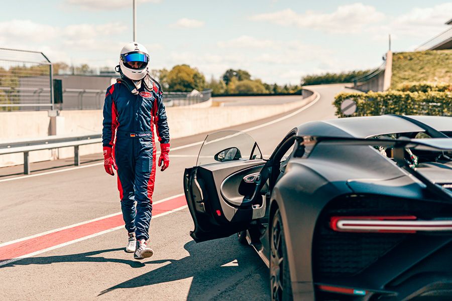bugatti-chiron-pur-sport.jpg