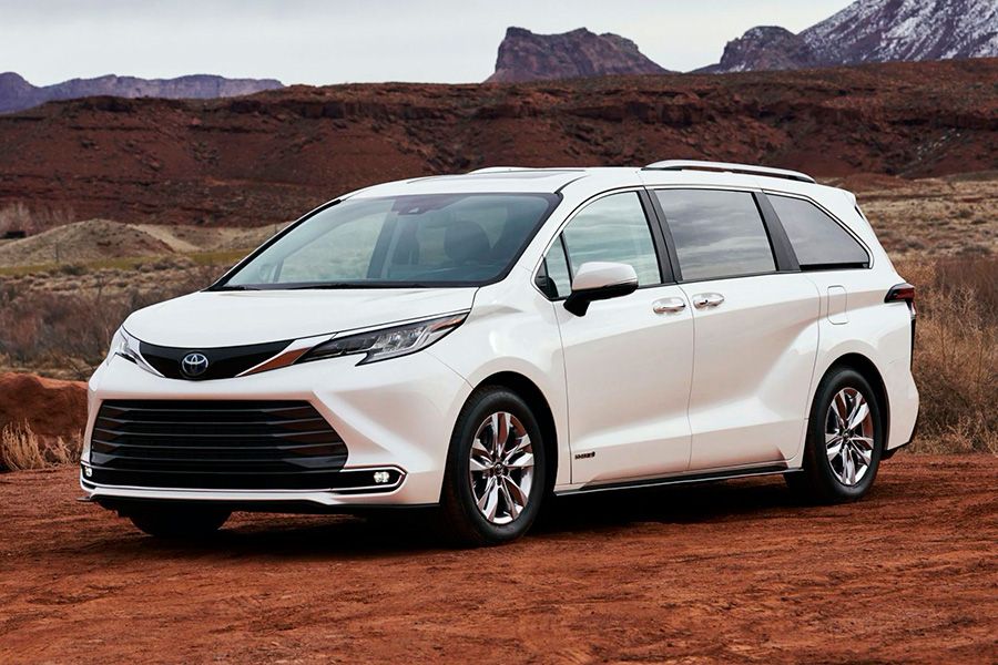 toyota-sienna-2021-frente.jpg