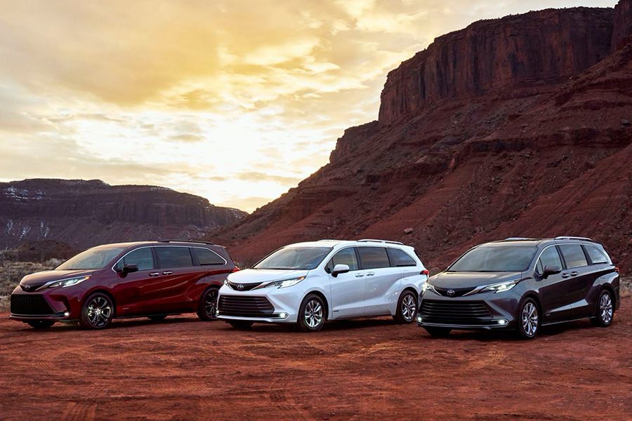 toyota-sienna-2021-frente.jpg