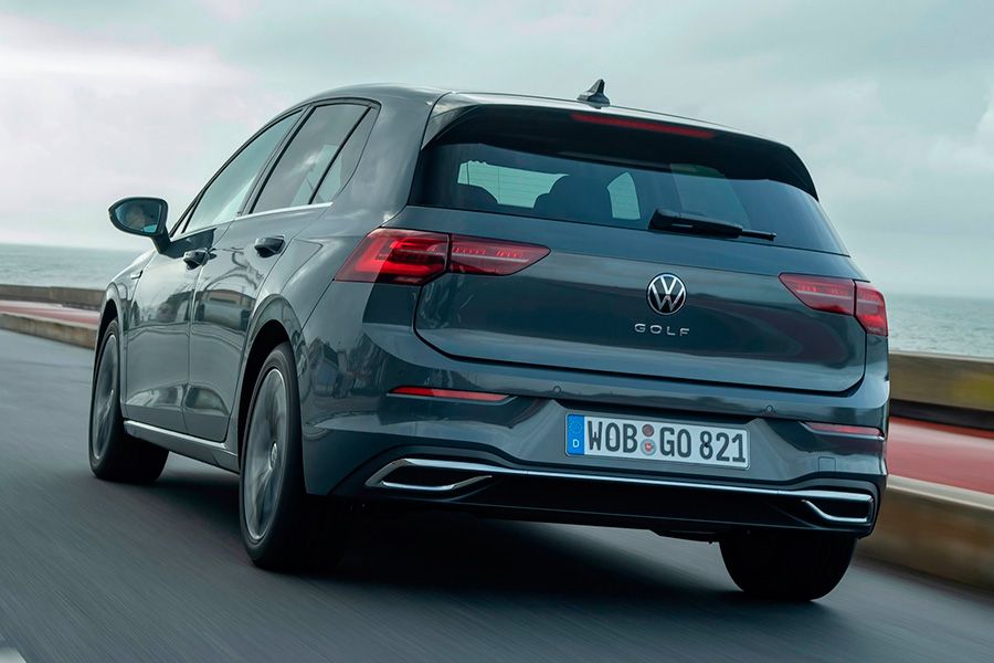 volkswagen-golf-2020-trasera.jpg