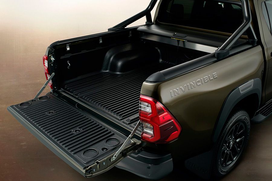 toyota-hilux-2021-caja.jpg